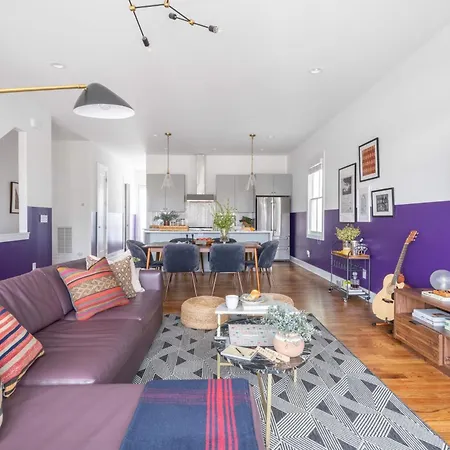 Sleeps 24 2 Homes Minutes To Downtownbroadway Faith Barbara By Avantstay